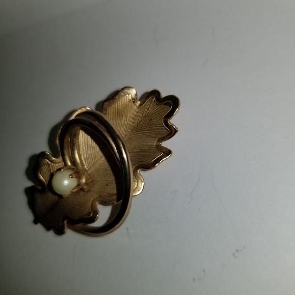 Vintage Broach - Picture 15 of 16